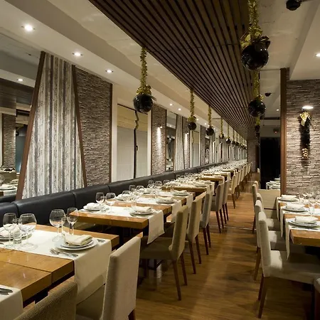 Riverside Boutique 4*