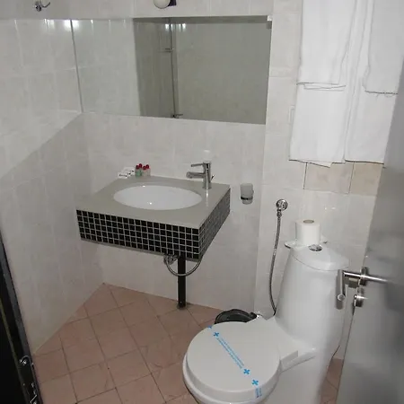 Отель Riverside Boutique 4*